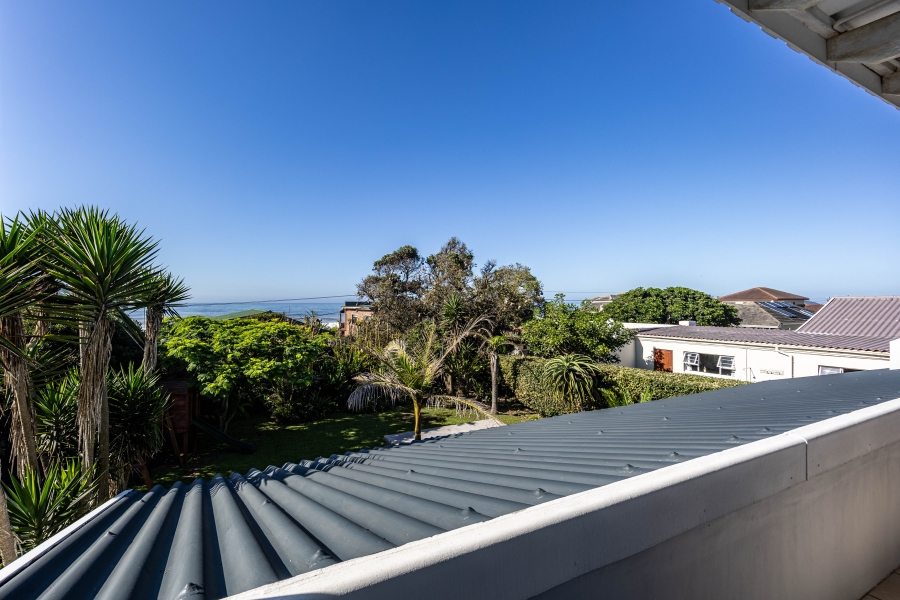 To Let 4 Bedroom Property for Rent in Kidds Beach Eastern Cape